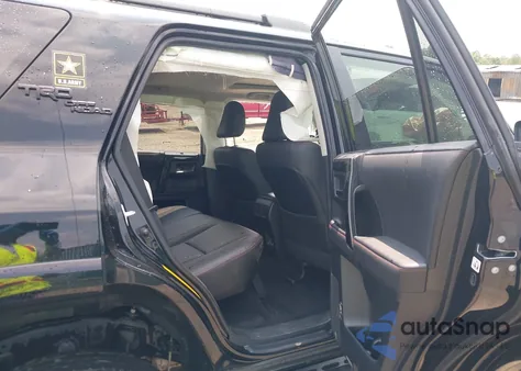 2021 Toyota 4Runner Trd Off Road Premium z USA, uszkodzony, nr VIN JTERU5JR8M5954571